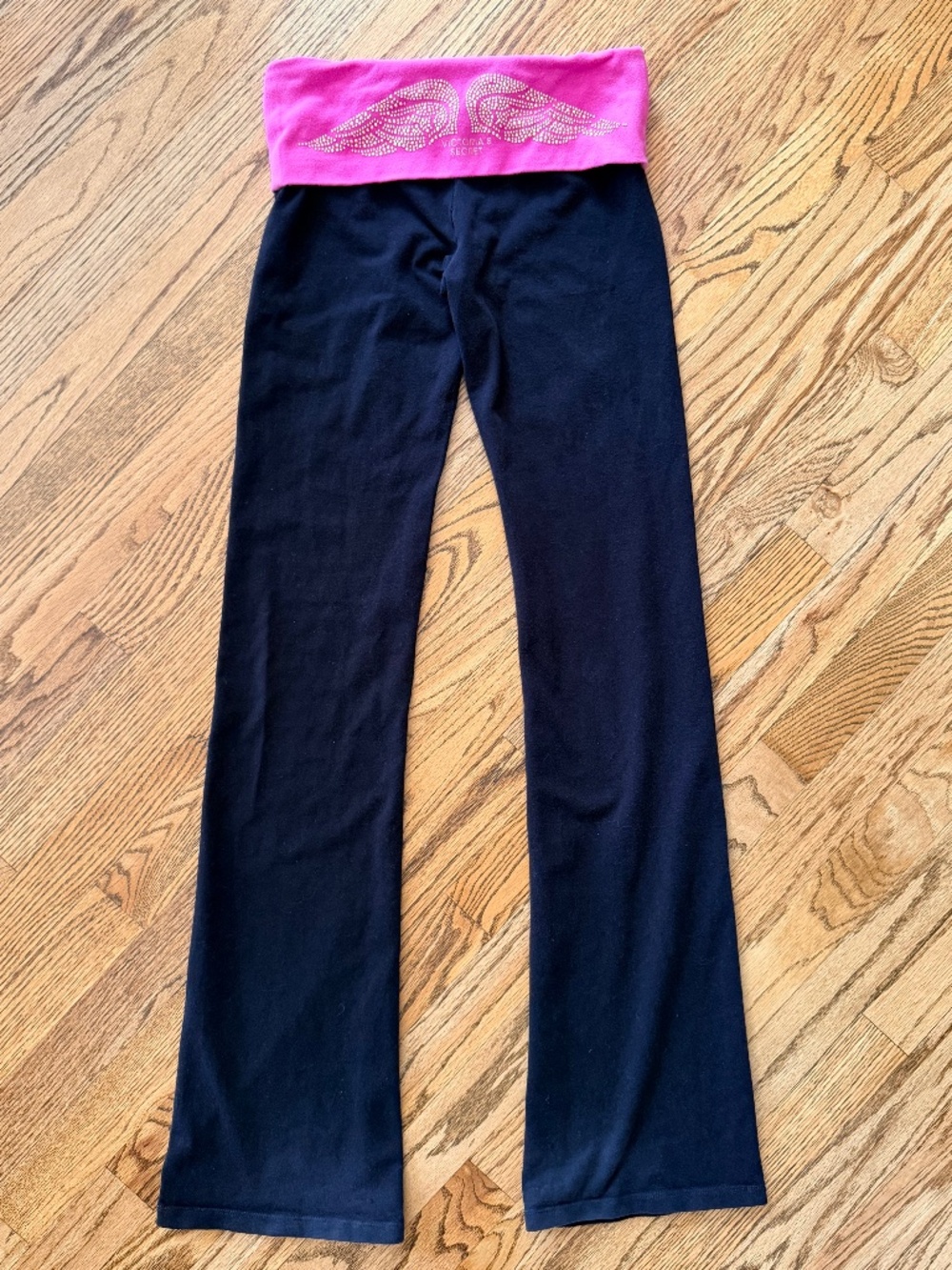 RARE Victoria's Secret black VTG Y2k yoga pant with rhinestone angel wings XS